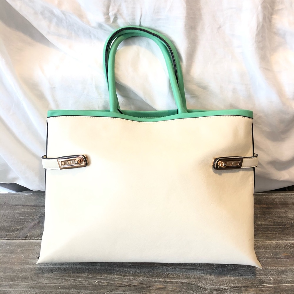 XL Spring Tote with gold Metal Accents
